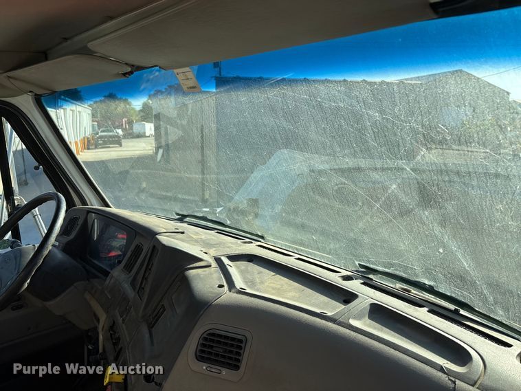 image for item DK0064 2005 Sterling L7500 dump truck