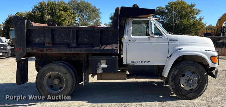 image for item DK0065 1999 Ford F800 dump truck