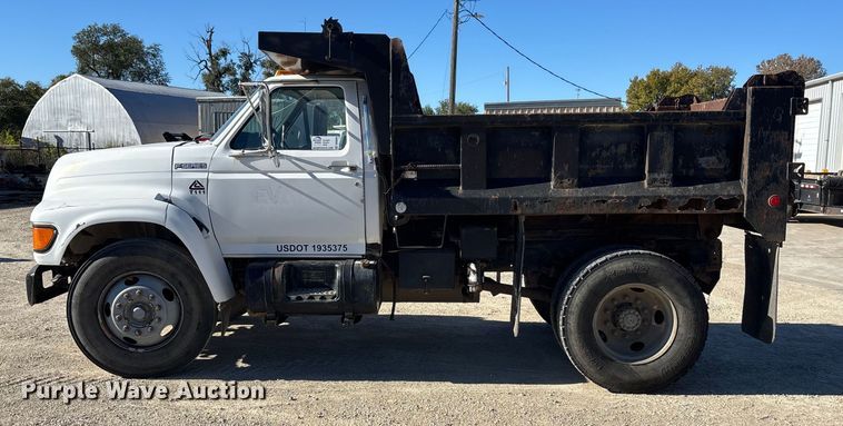image for item DK0065 1999 Ford F800 dump truck