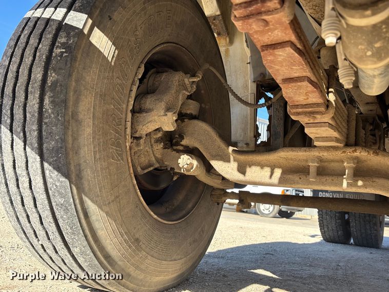 image for item DK0065 1999 Ford F800 dump truck