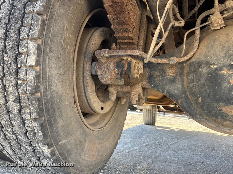 image for item DK0065 1999 Ford F800 dump truck