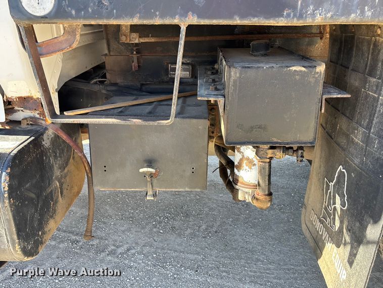 image for item DK0065 1999 Ford F800 dump truck