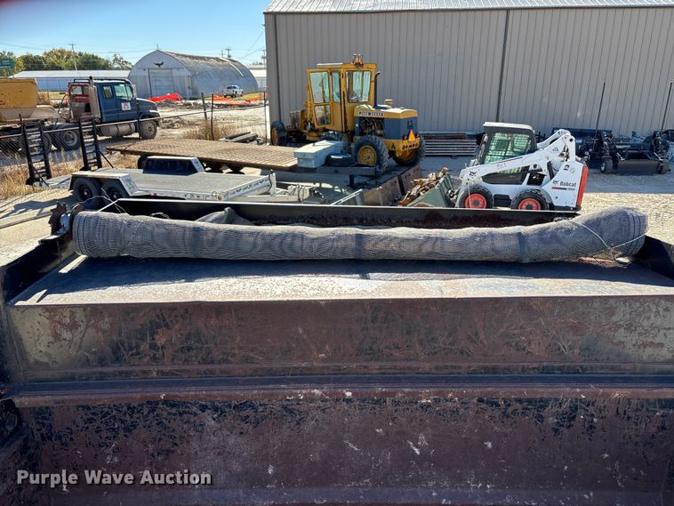 image for item DK0065 1999 Ford F800 dump truck