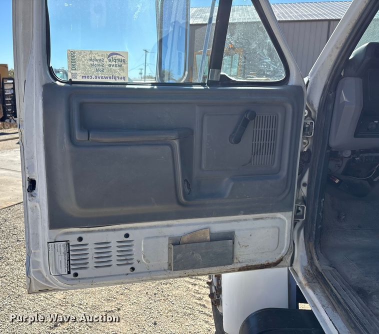 image for item DK0065 1999 Ford F800 dump truck