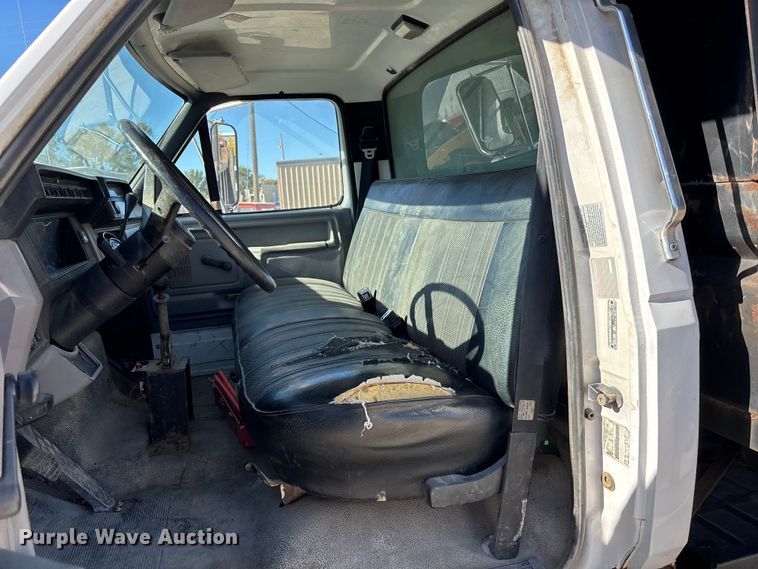 image for item DK0065 1999 Ford F800 dump truck