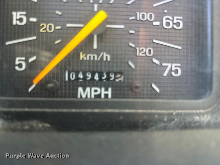 image for item DK0065 1999 Ford F800 dump truck