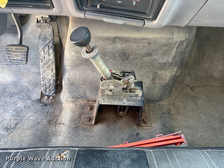 image for item DK0065 1999 Ford F800 dump truck