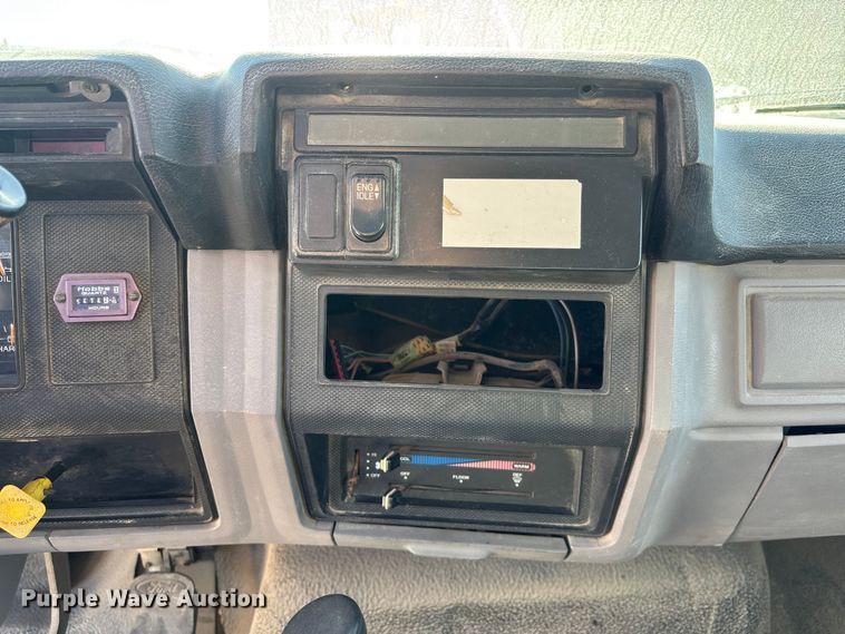 image for item DK0065 1999 Ford F800 dump truck