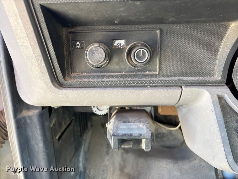 image for item DK0065 1999 Ford F800 dump truck