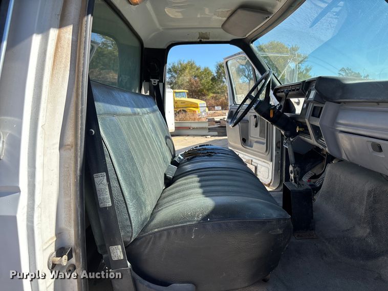 image for item DK0065 1999 Ford F800 dump truck