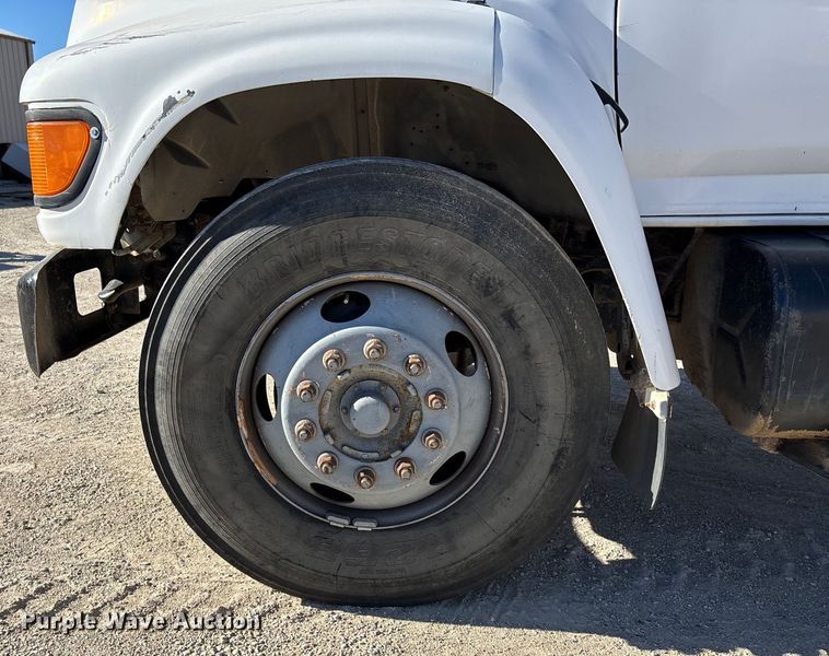 image for item DK0065 1999 Ford F800 dump truck