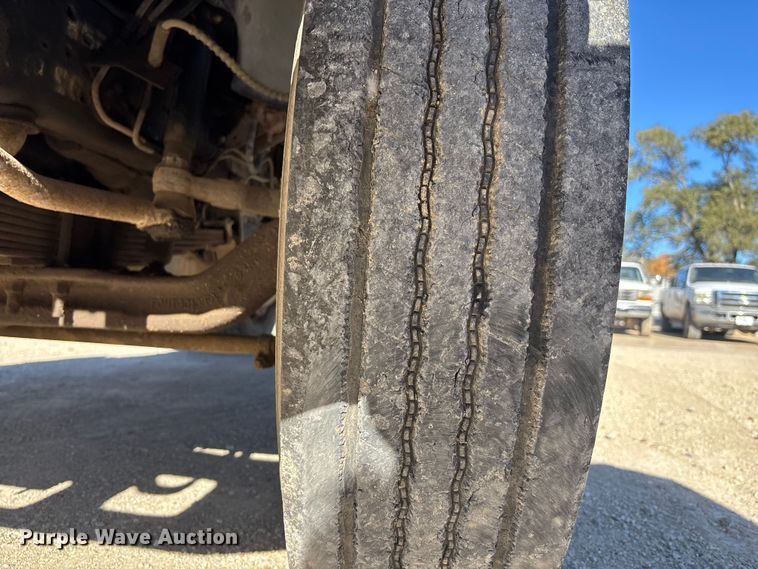 image for item DK0065 1999 Ford F800 dump truck