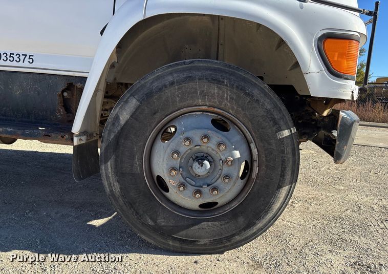 image for item DK0065 1999 Ford F800 dump truck