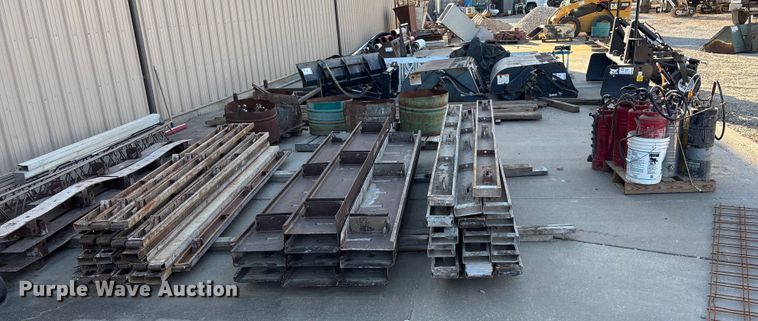 image for item DK0067 Concrete forms, stakes and sprayers