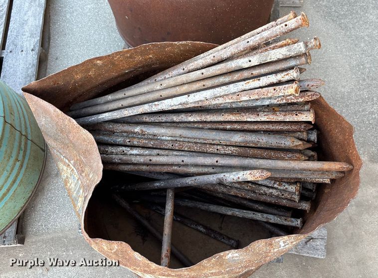 image for item DK0067 Concrete forms, stakes and sprayers