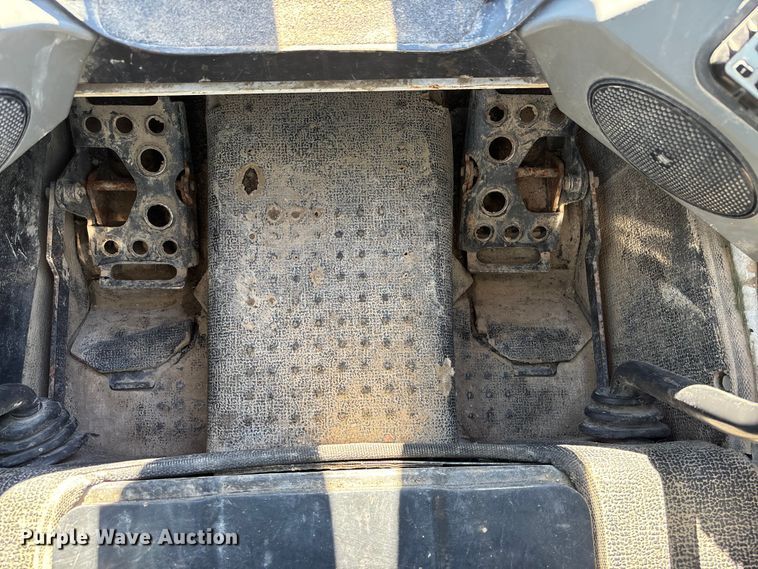 image for item DK0068 2014 Bobcat S590 skid steer loader