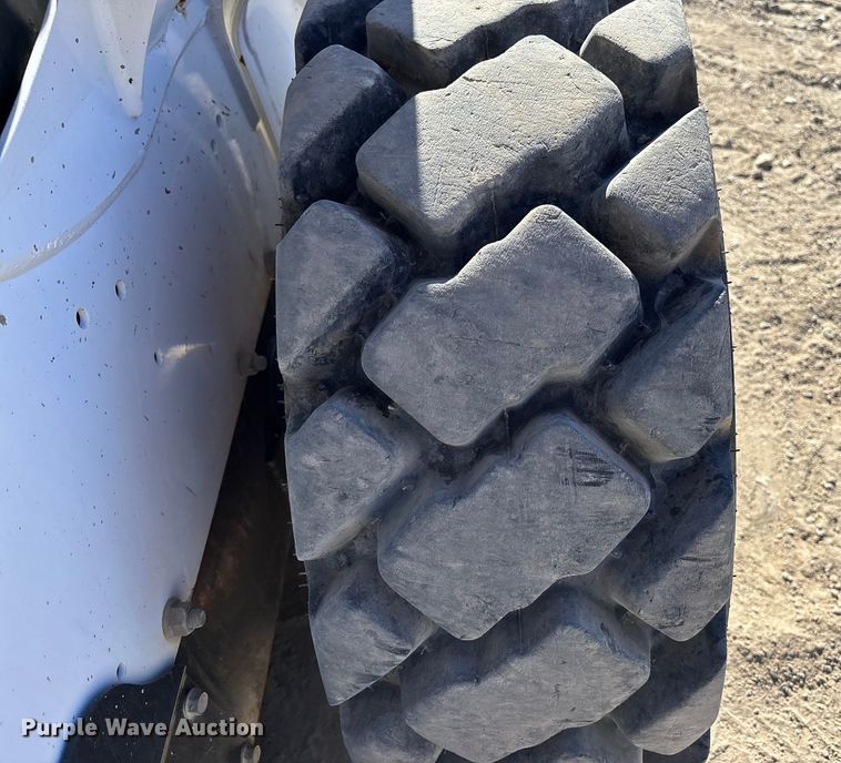 image for item DK0068 2014 Bobcat S590 skid steer loader