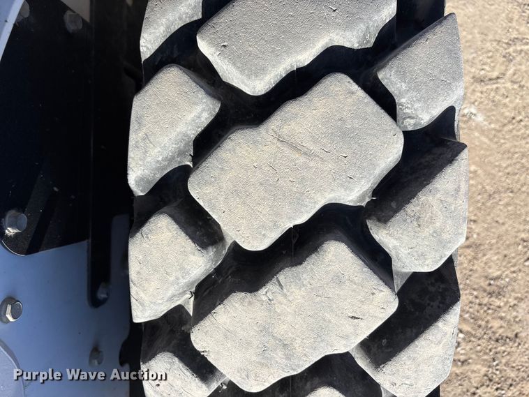 image for item DK0068 2014 Bobcat S590 skid steer loader