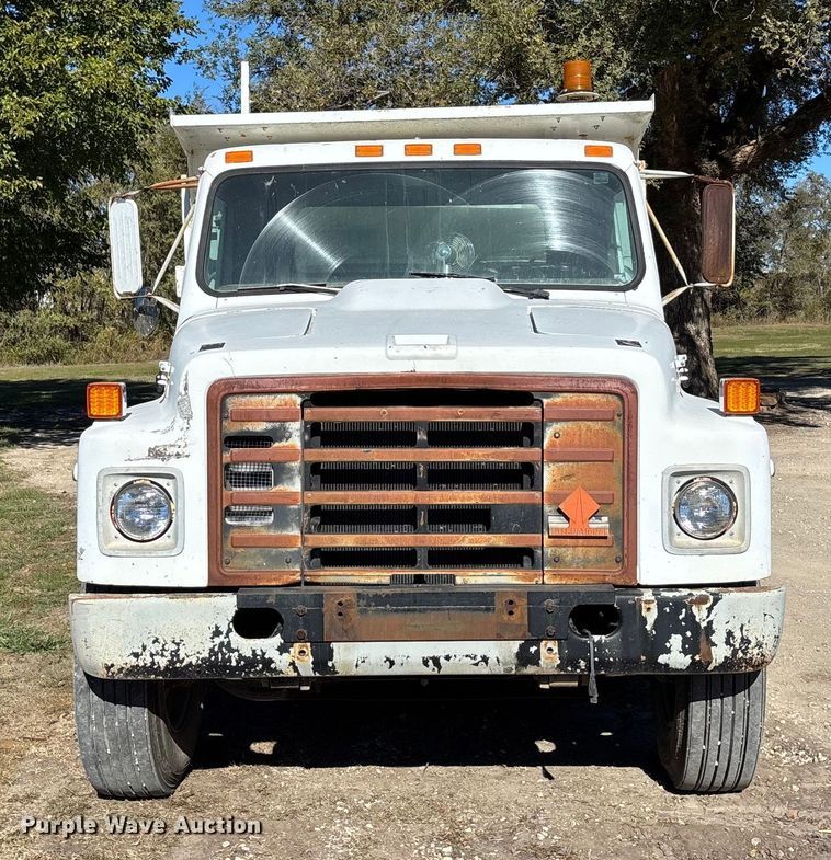 image for item DK0069 1986 International 1754 dump truck