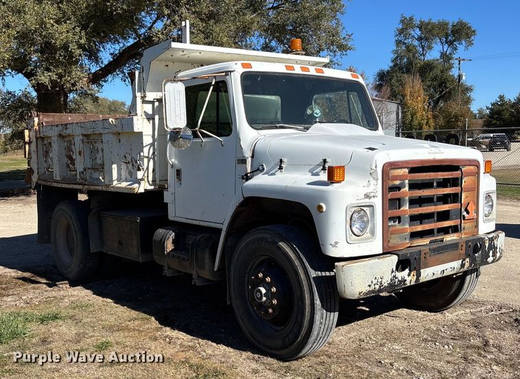 image for item DK0069 1986 International 1754 dump truck