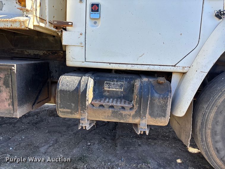 image for item DK0069 1986 International 1754 dump truck