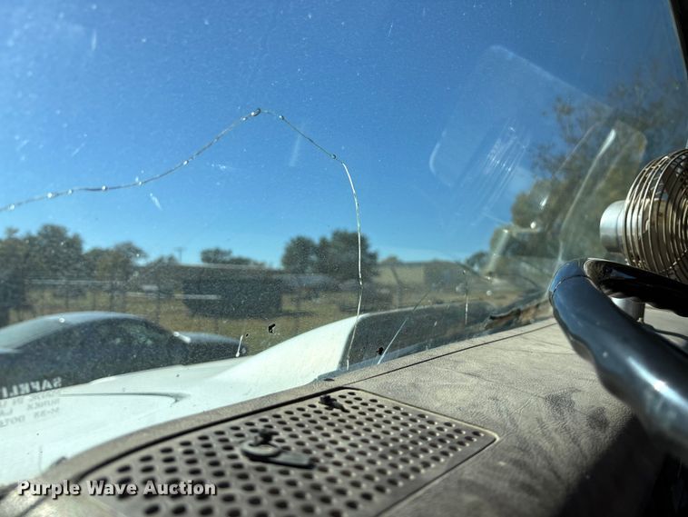 image for item DK0069 1986 International 1754 dump truck