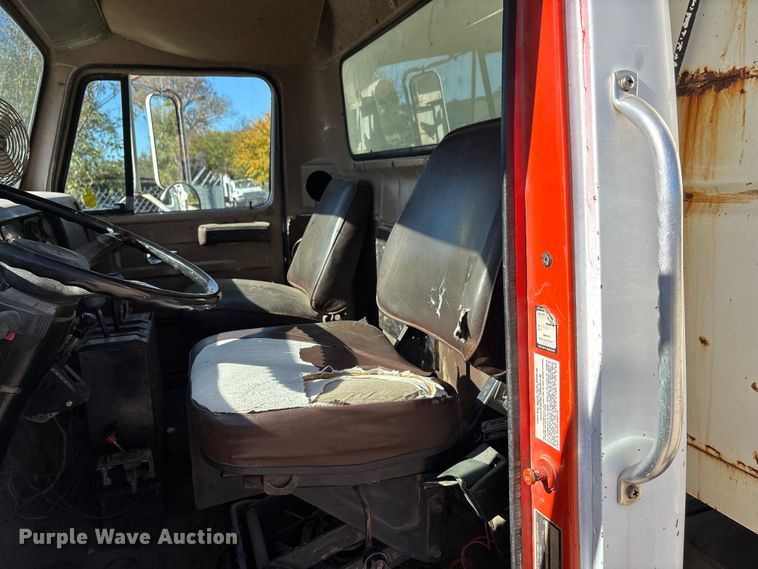 image for item DK0069 1986 International 1754 dump truck