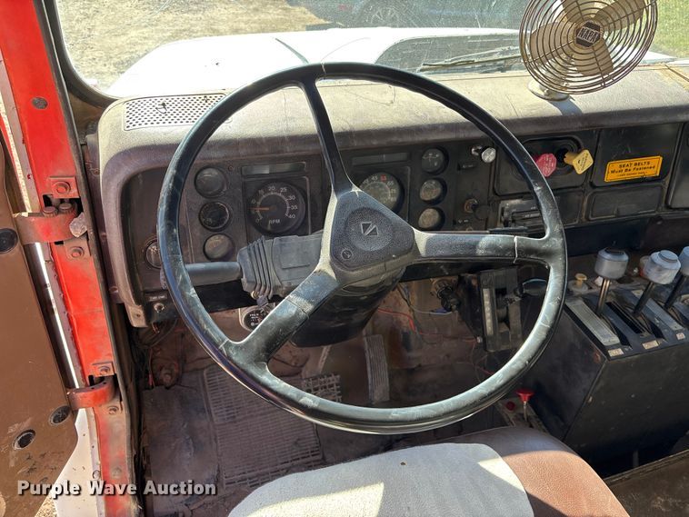 image for item DK0069 1986 International 1754 dump truck