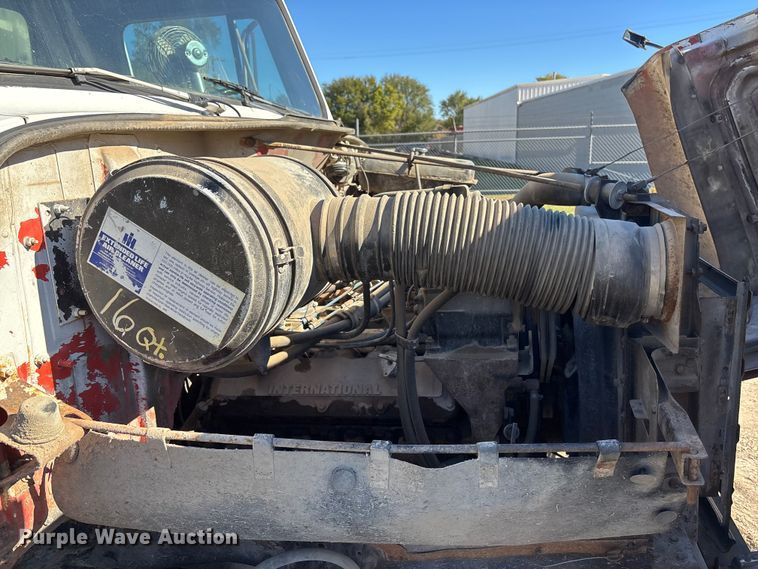 image for item DK0069 1986 International 1754 dump truck