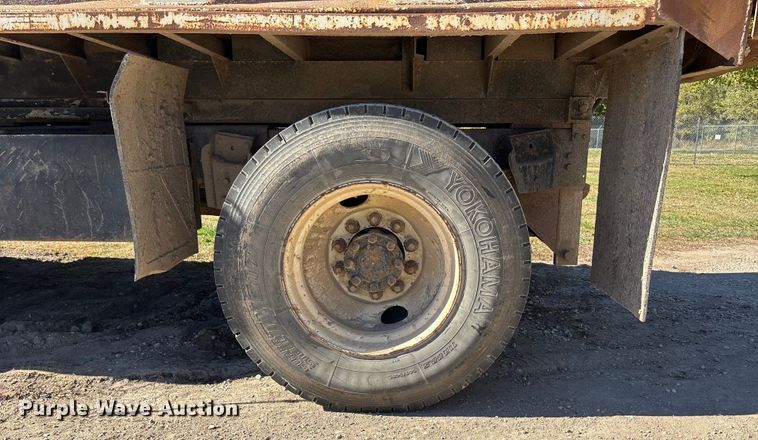 image for item DK0069 1986 International 1754 dump truck