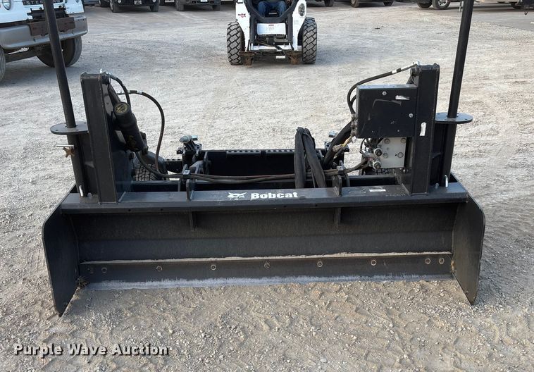 image for item DK0070 2023 Bobcat HD84 skid steer laser box blade