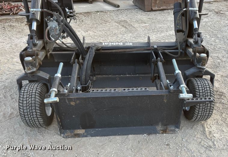 image for item DK0070 2023 Bobcat HD84 skid steer laser box blade