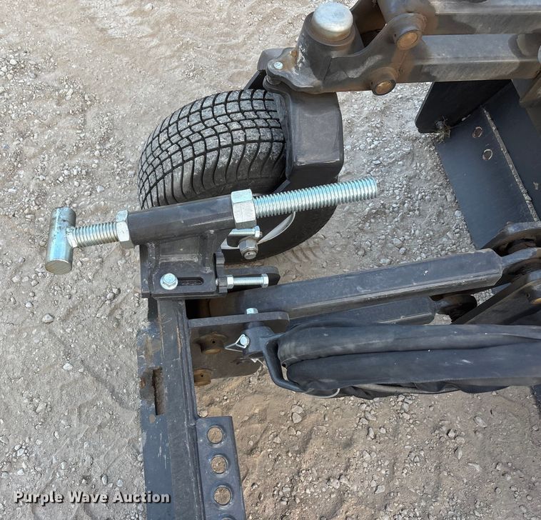 image for item DK0070 2023 Bobcat HD84 skid steer laser box blade