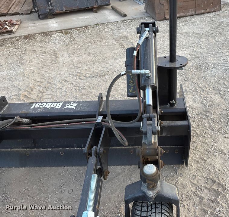 image for item DK0070 2023 Bobcat HD84 skid steer laser box blade