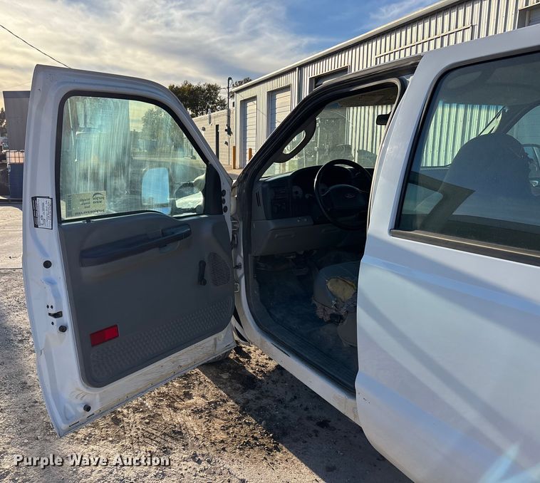 image for item DK0074 2007 Ford F350 Super Duty Crew Cab pickup truck