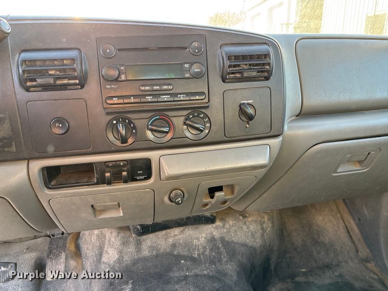 image for item DK0074 2007 Ford F350 Super Duty Crew Cab pickup truck