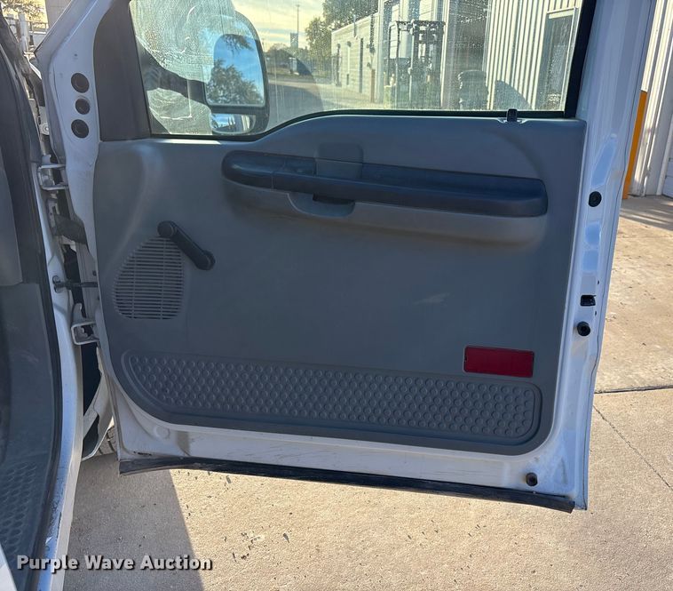 image for item DK0074 2007 Ford F350 Super Duty Crew Cab pickup truck