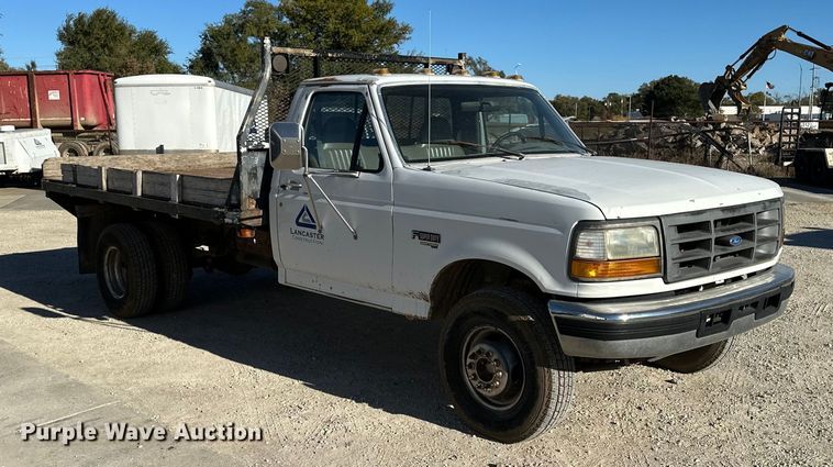 image for item DK0076 1997 Ford F-Super Duty flatbed truck