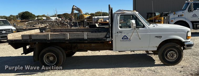 image for item DK0076 1997 Ford F-Super Duty flatbed truck