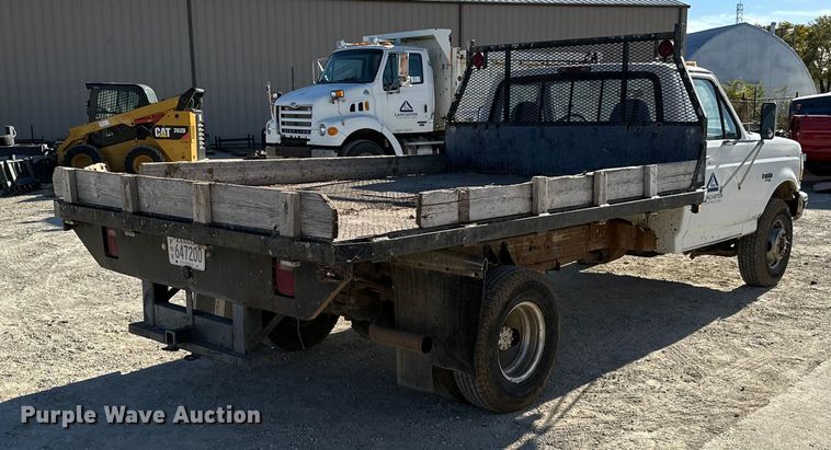image for item DK0076 1997 Ford F-Super Duty flatbed truck