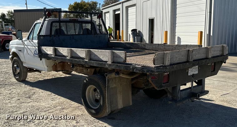image for item DK0076 1997 Ford F-Super Duty flatbed truck