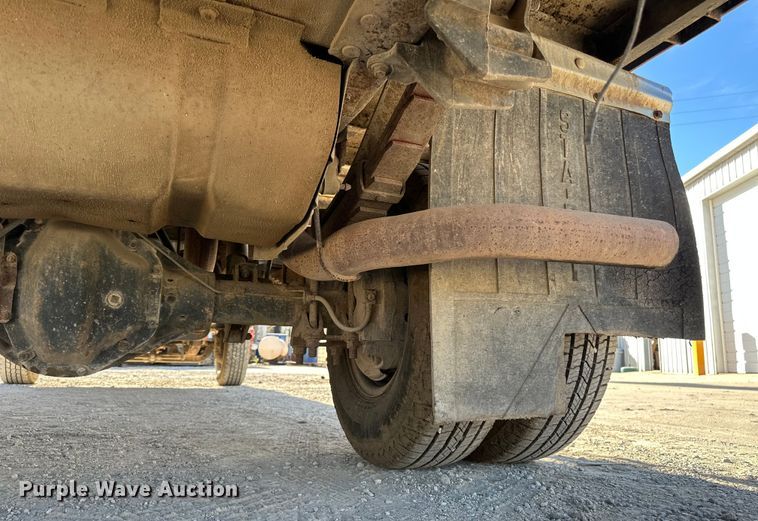 image for item DK0076 1997 Ford F-Super Duty flatbed truck