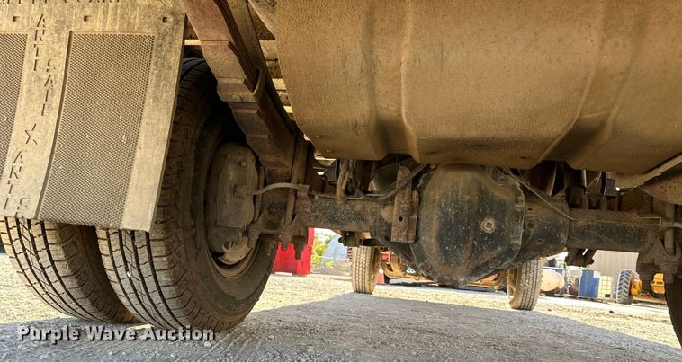 image for item DK0076 1997 Ford F-Super Duty flatbed truck