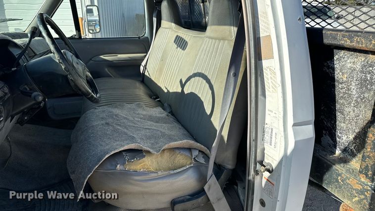 image for item DK0076 1997 Ford F-Super Duty flatbed truck