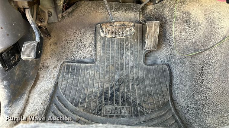 image for item DK0076 1997 Ford F-Super Duty flatbed truck