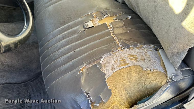 image for item DK0076 1997 Ford F-Super Duty flatbed truck