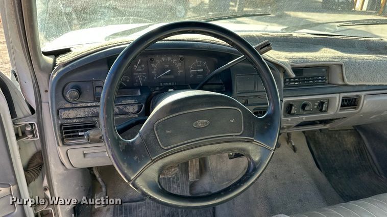 image for item DK0076 1997 Ford F-Super Duty flatbed truck