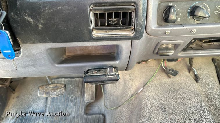 image for item DK0076 1997 Ford F-Super Duty flatbed truck