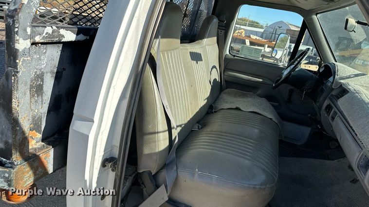 image for item DK0076 1997 Ford F-Super Duty flatbed truck