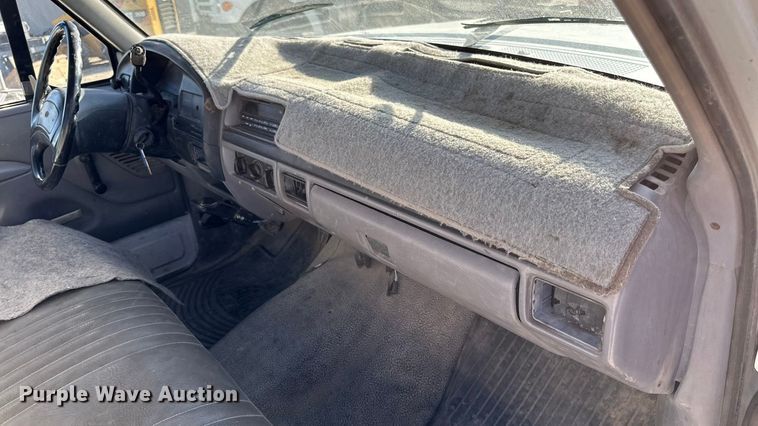 image for item DK0076 1997 Ford F-Super Duty flatbed truck